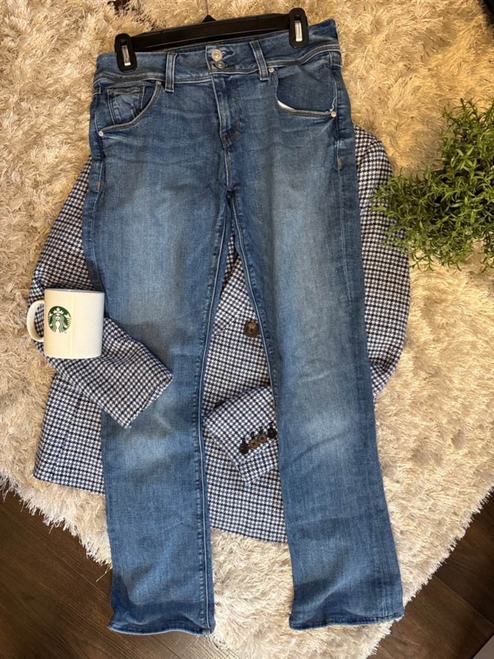 EUC HUDSON Beth Baby Boot Classic Mid Blue Women's Jeans